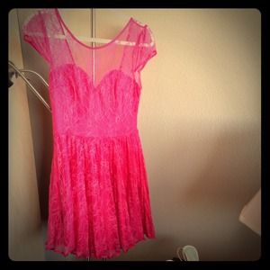Pink lace dress - Party/Night out - Size Small 💗
