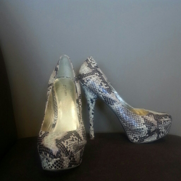 Sexy femme fatale platform high heels - Picture 2 of 4