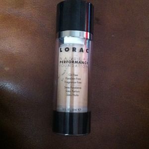 LORAC Natural Performance Foundation