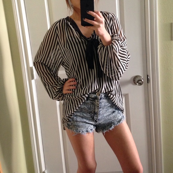 Striped top - Picture 2 of 4