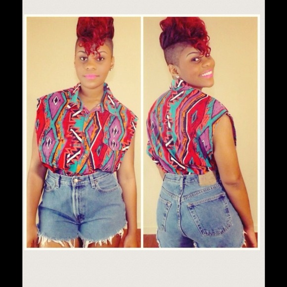 💥New Item💥 Abstract Button Up - Picture 3 of 3