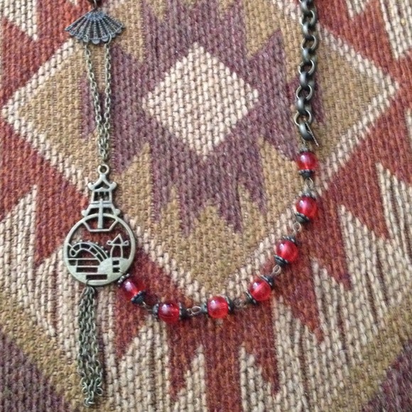 Statement piece necklace