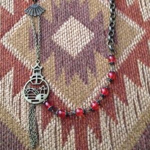 Statement piece necklace