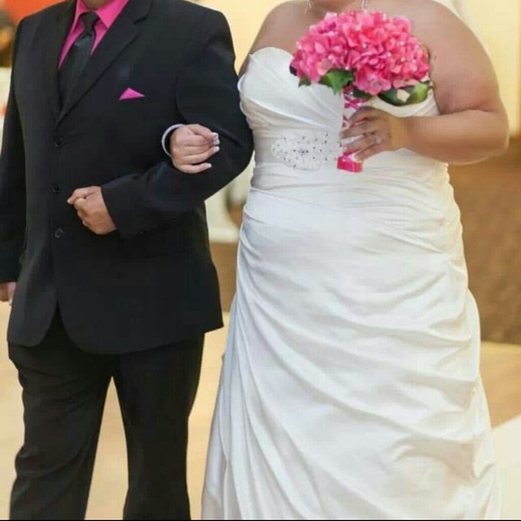 Ella 5601 wedding dress - Picture 2 of 4