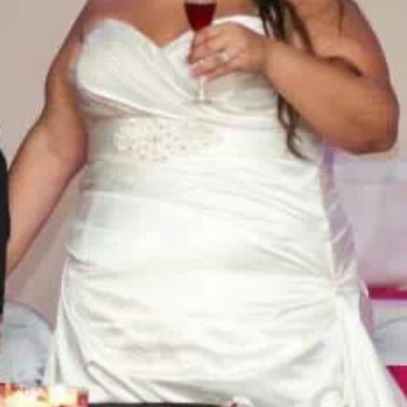 Ella 5601 wedding dress - Picture 3 of 4