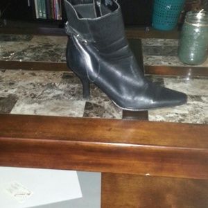 Shoe boots