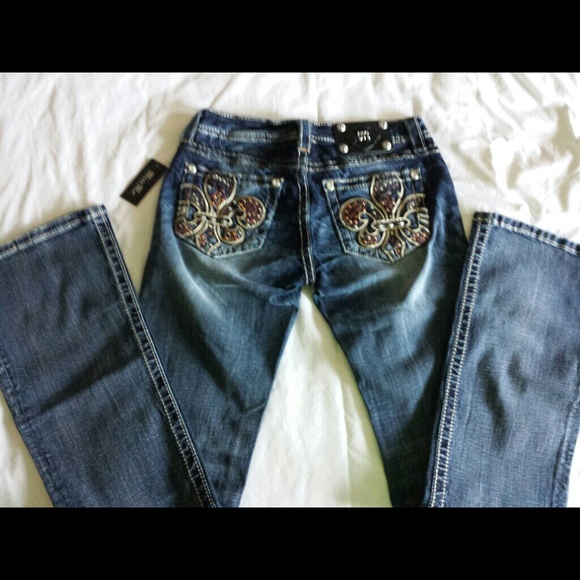 SOLD IN BUNDLE!! new Miss Me Jeans with tags!! - Picture 3 of 3
