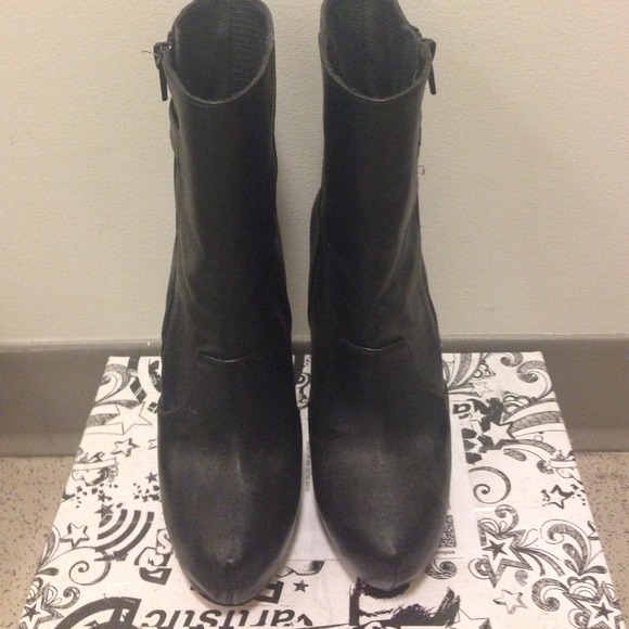 Boots!