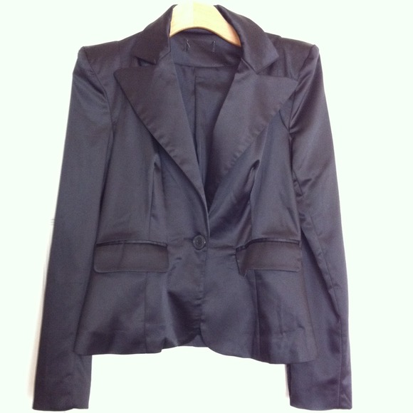 NWOT Forever21 Pointy shoulder Black Blazer