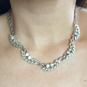 STUNNING..Rhinestone Vintage Necklace!!