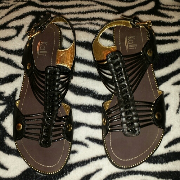 Cute black sandals Never Worn!
