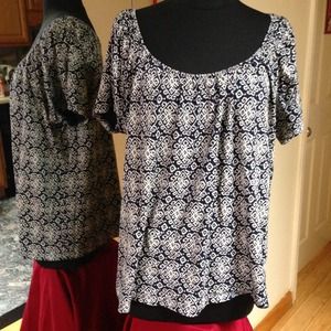 Black and white scoop neck shirt