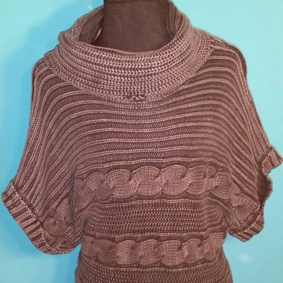 Heavy short sleeved cable sweater