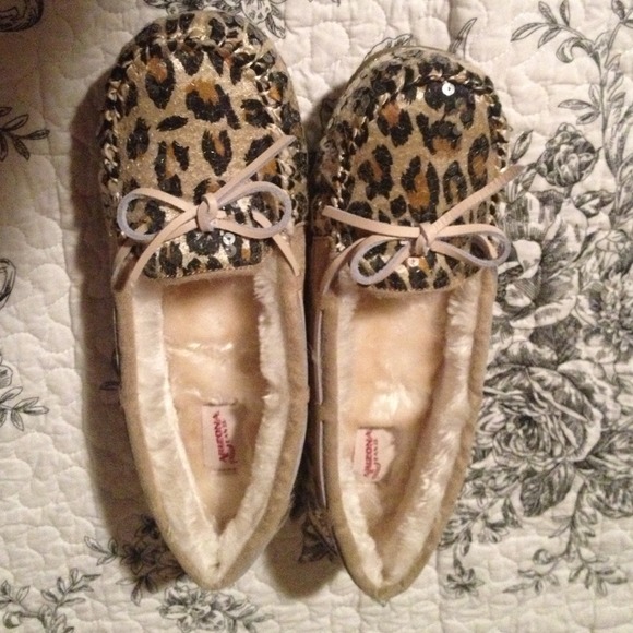 🚫SOLD🚫 NWT leopard shoes