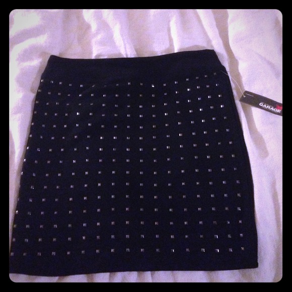 Studded black fitted skirt