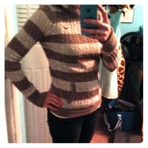 📢LAST CHANCE: Striped Hollister sweater.