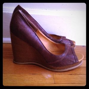 ⭐️Final Sale. Brown wedges