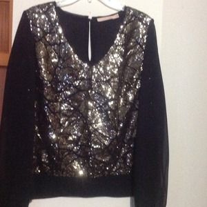 😍🌺Black sequins long sleeve top NWNT SOLD😍🌺