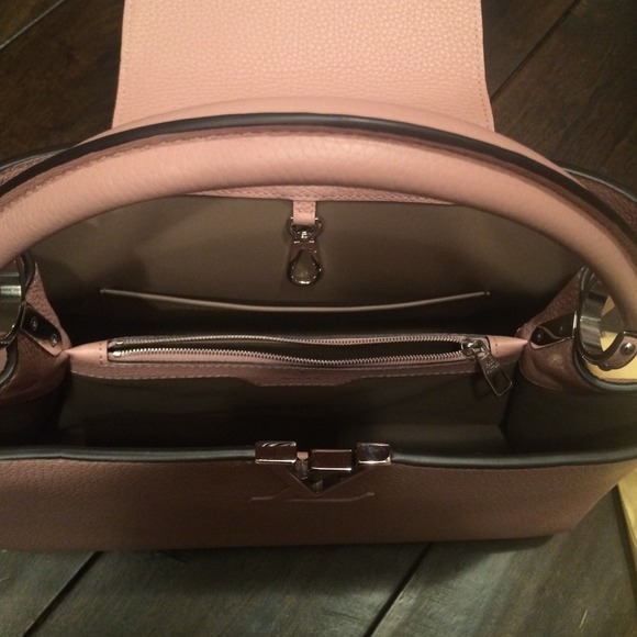 💢SOLD💢NWT Louis Vuitton capucines, MM - Picture 3 of 4