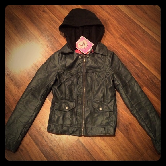 🌟Gray jacket w/cotton hoodie.☀️