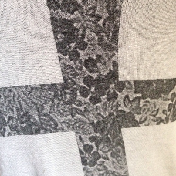 RARE Brandy Melville Floral Cross Tank - Picture 2 of 3