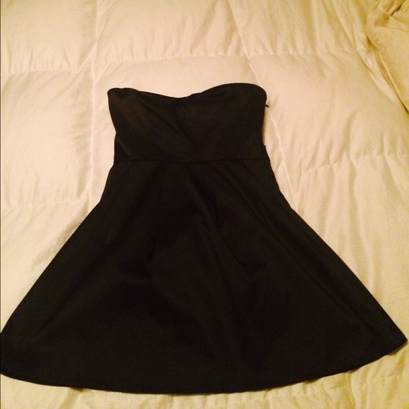 Strapless Black Cocktail dress - Picture 2 of 2