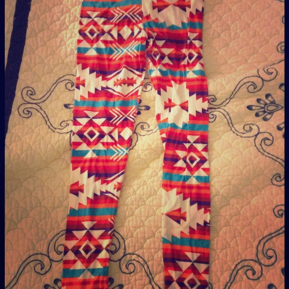 On Hold! Aztec Leggings and chunky belt bundle