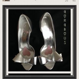 Paris Hilton stilettos