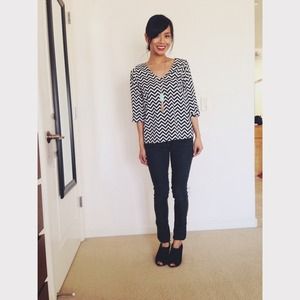 Black and white Chevron top