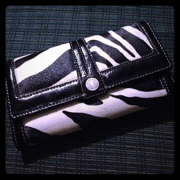 Trendy medium-size Zebra wallet!
