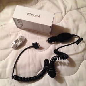 iPhone 4 earbuds and car charger