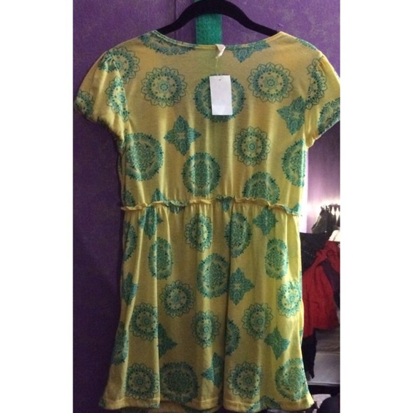 Top - Picture 2 of 3