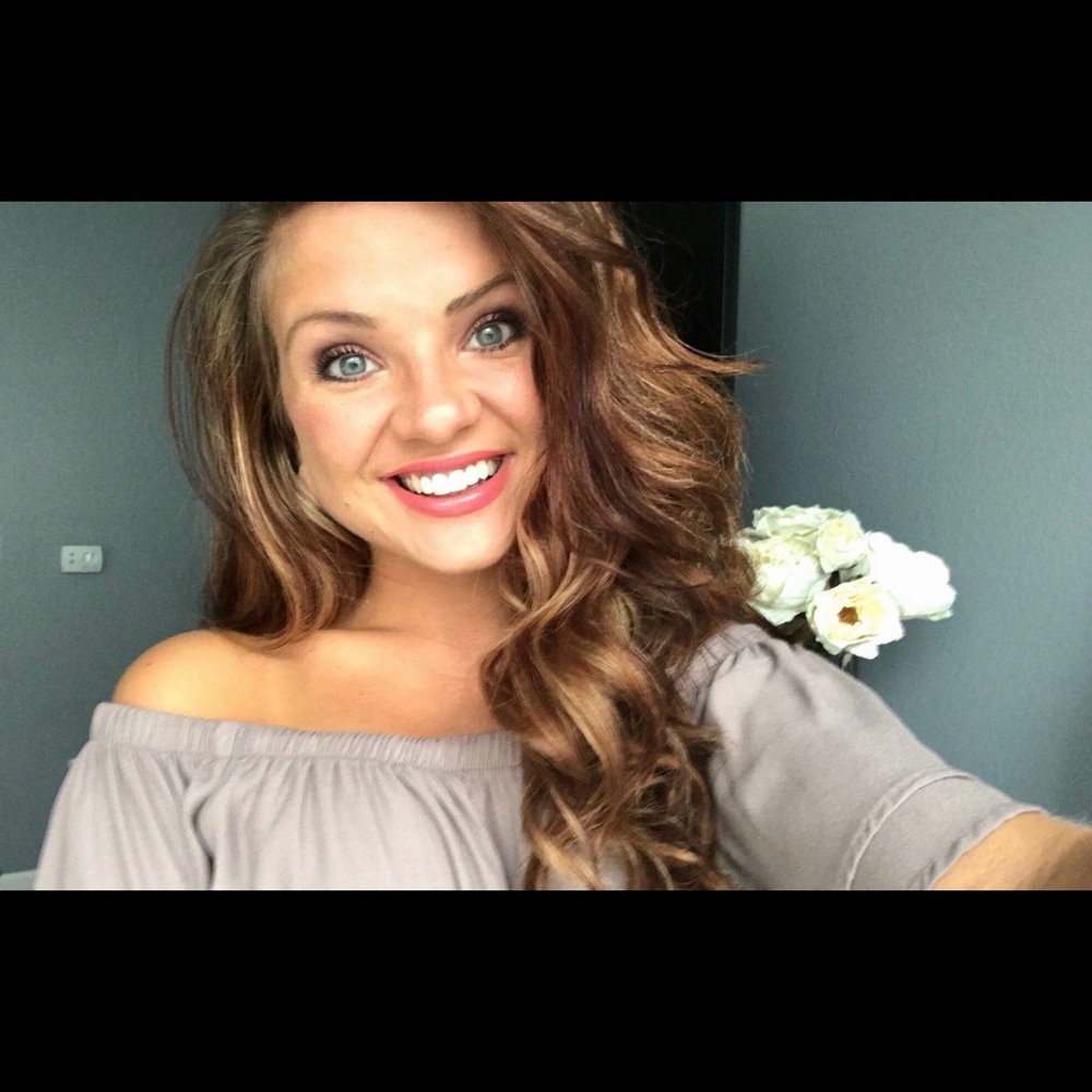 💕MEET YOUR POSHER 💕