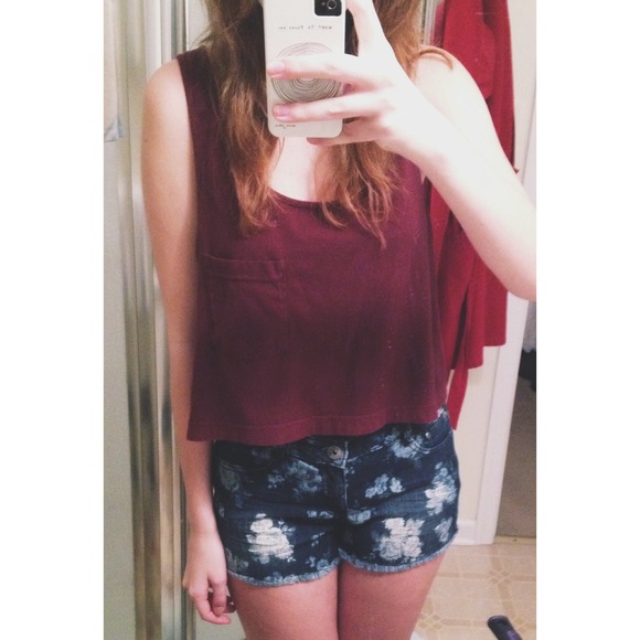 🚫Sold to thrift store🚫 Floral-print Denim Shorts - Picture 4 of 4