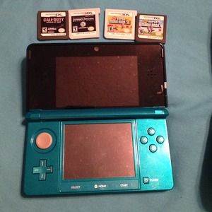 Nintendo 3DS with 5 games