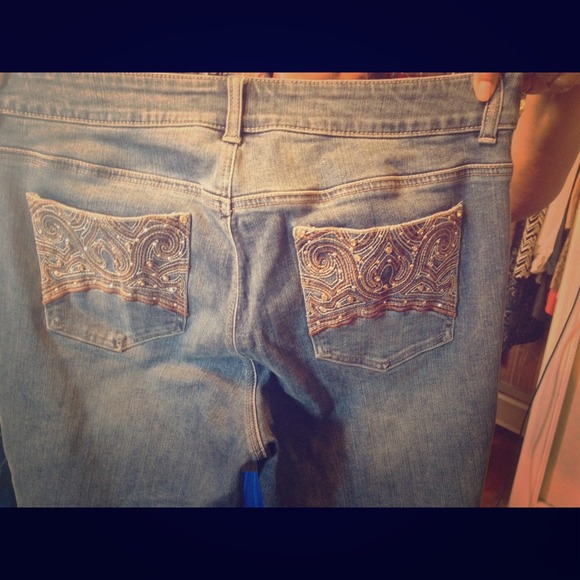 Super cute embroidered jeans
