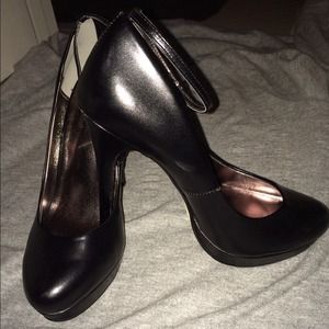 Worthington Classy Ankle Strap Pumps