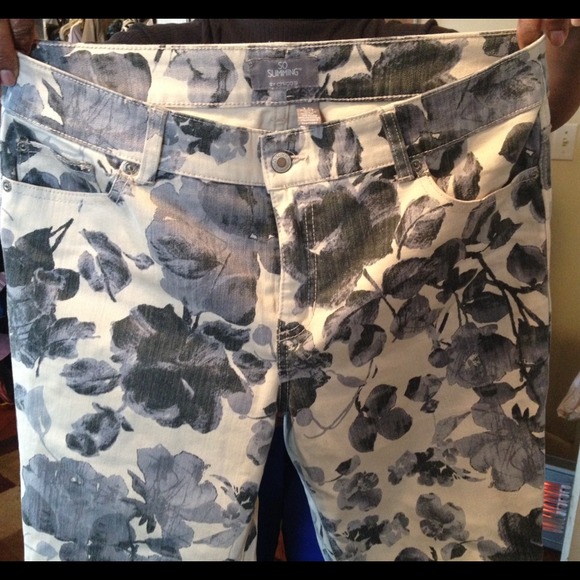 Flowered jeans