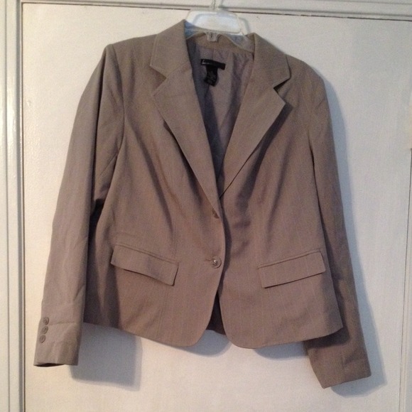 Cute gray blazer