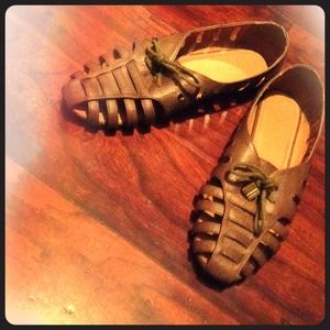 Size 8 forever 21 slip ons