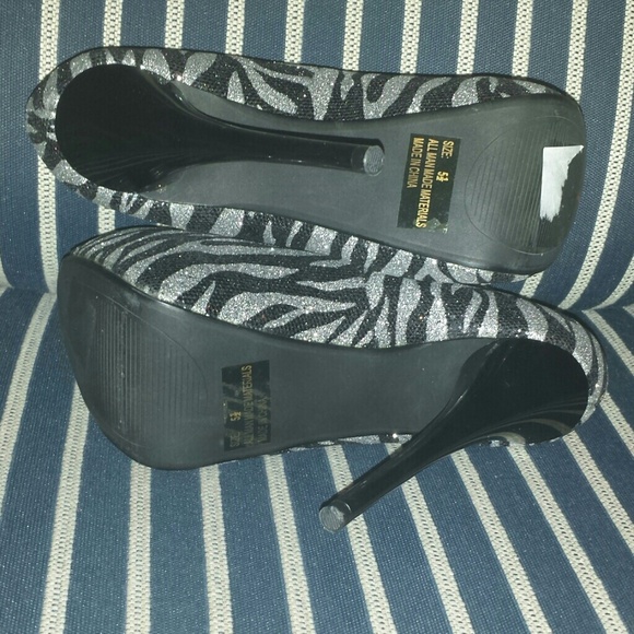 Black/Silver Zebra Print Glitter Stiletto Heels - Picture 4 of 4