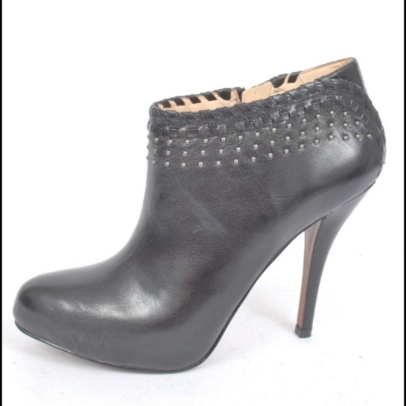 Black Enzo Angiolini booties