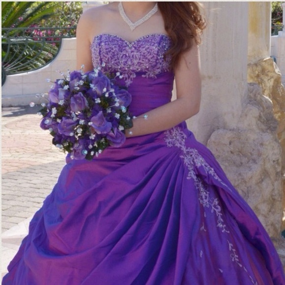 💜 Purple Ball Gown Dress / prom dress 💜 - Picture 2 of 4