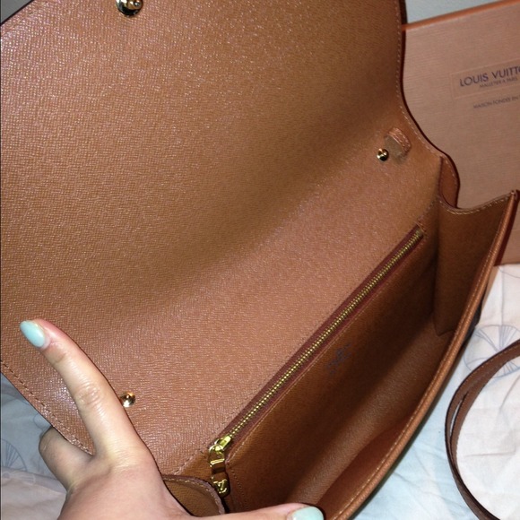 ⭕️SOLD⭕on a diff site 💯Authentic Louis Vuitton - Picture 2 of 4