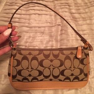 🚫🚫 SOLD!! 🚫🚫 Small Coach shoulder bag