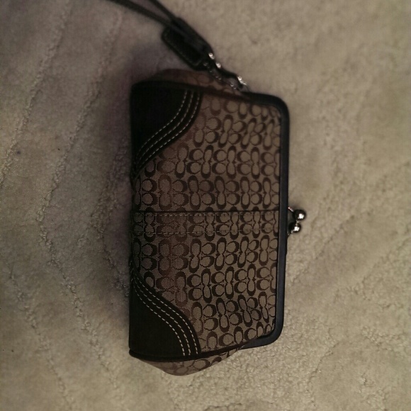 Coach wristlet - Picture 2 of 3