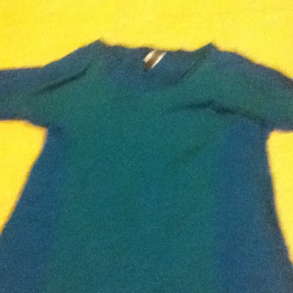 3/4 length sleeve, hi low top