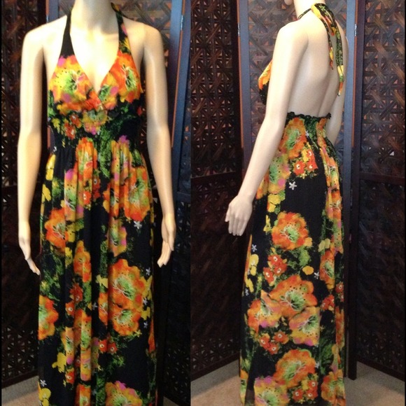 ⚡REDUCED TO CLEAR⚡Long flowing dress. Never worn.