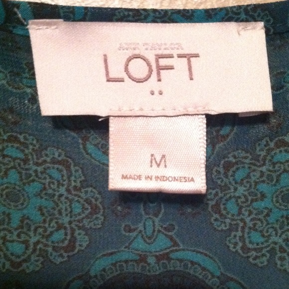 RECENTLY REDUCED!! green sleeveless blouse. 👍😍💚 - Picture 2 of 4