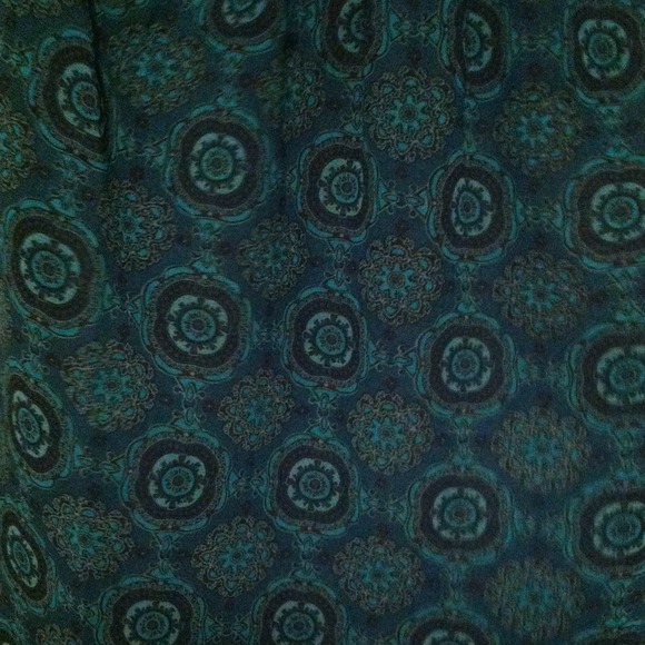 RECENTLY REDUCED!! green sleeveless blouse. 👍😍💚 - Picture 3 of 4